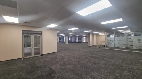 Office To Let In Illovo Corner (9)